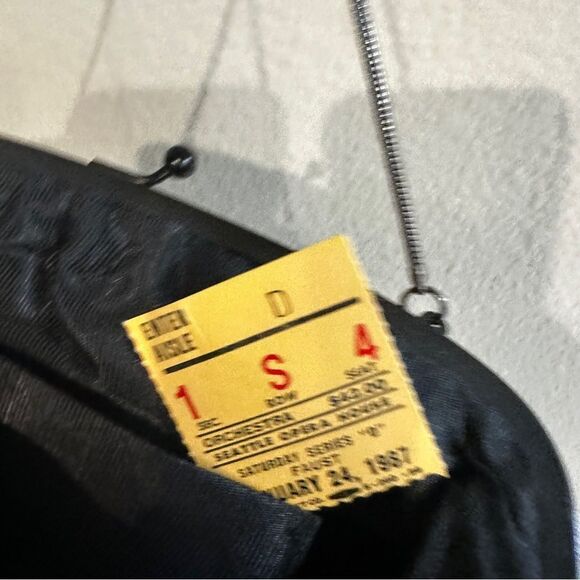 Vintage | deep green satin bag on a chain with the 1987 opera ticket - Picture 7 of 14